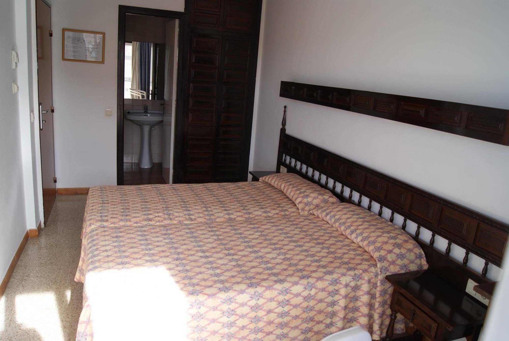 Hotel Checkin Montpalau Pineda de Mar Buitenkant foto