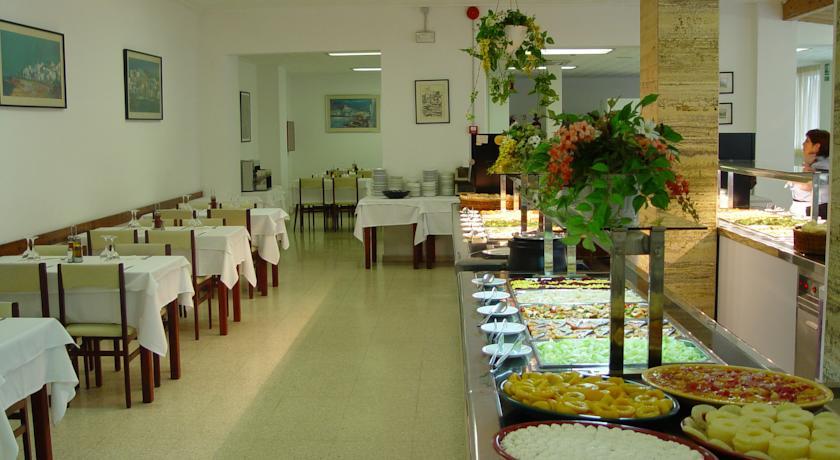Hotel Checkin Montpalau Pineda de Mar Buitenkant foto